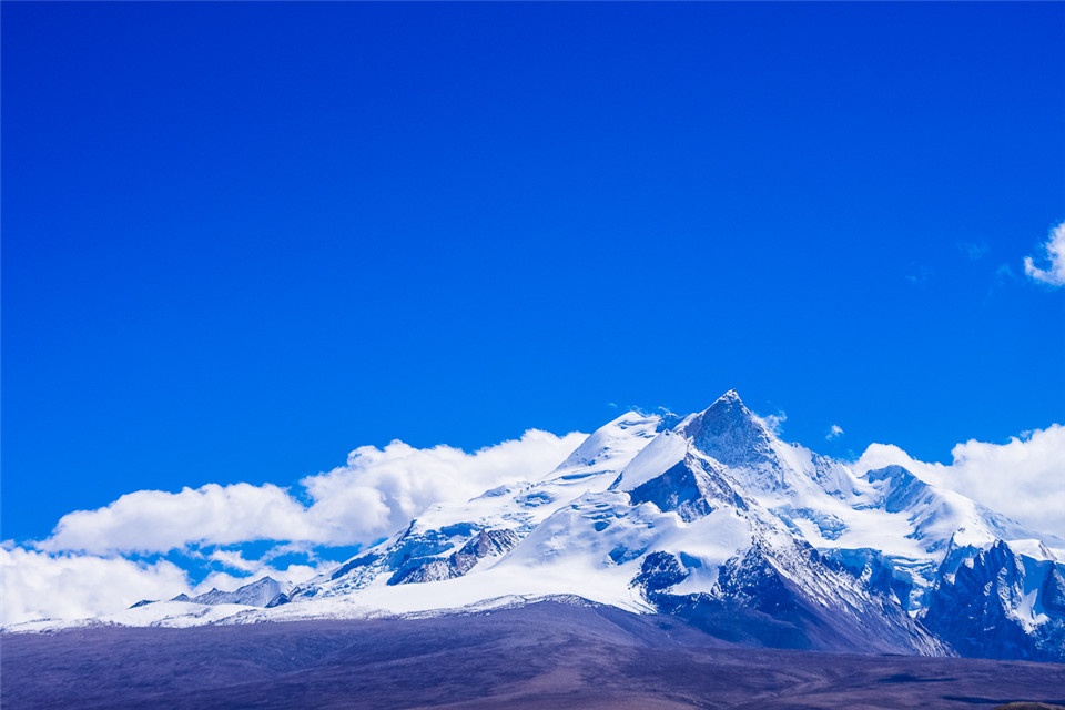 नेपालीसहितको नर्वेली महिला टोलीद्वारा १४ हिमाल आरोहणको कीर्तिमान