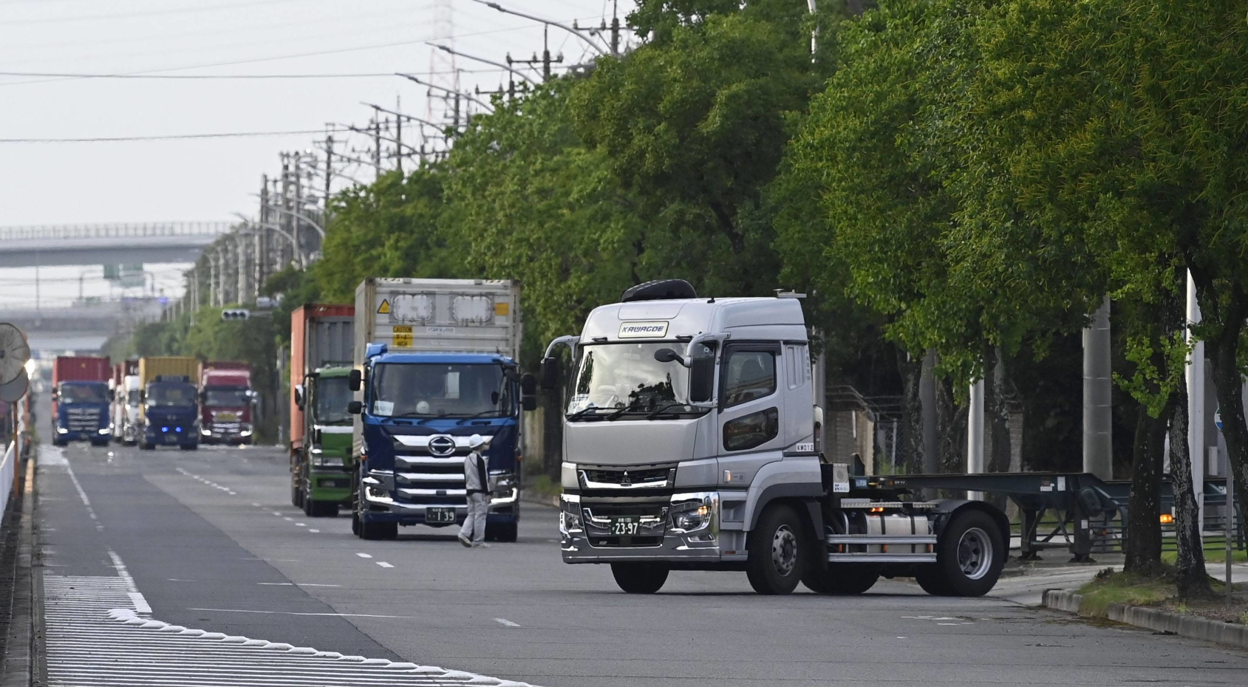 सामान ढुवानी गर्ने ट्रकको स्पीड बढाउने तयारीमा जापान, साना सवारीको प्रतिघण्टा सय किलोमिटर