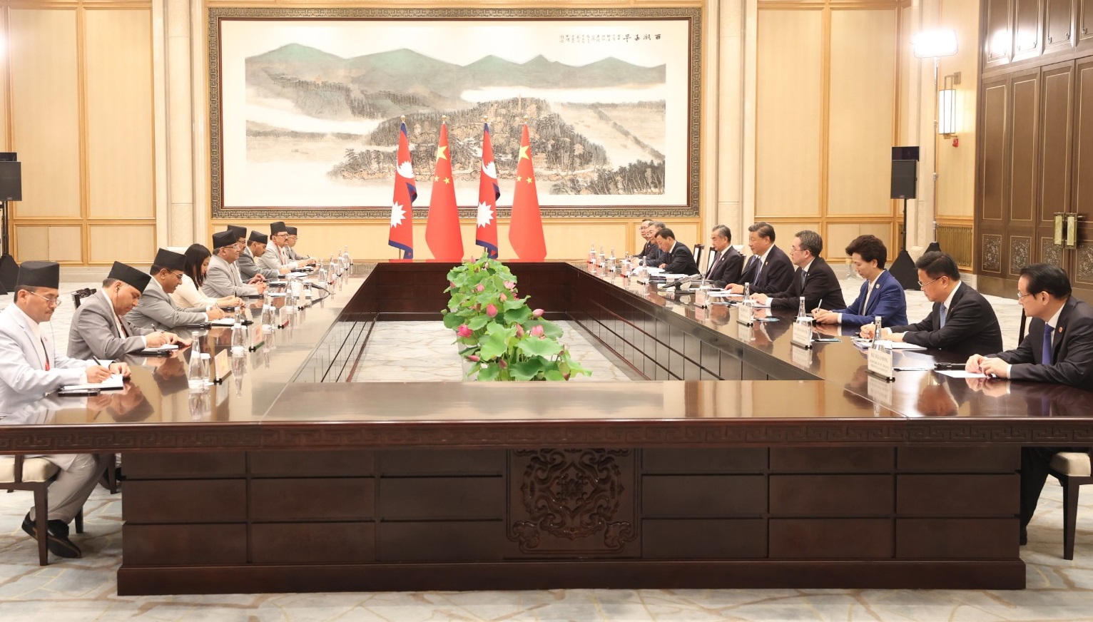 चीनको साताव्यापी भ्रमणमा प्रधानमन्त्री प्रचण्ड, राष्ट्रपति सीसँग भेटवार्ता