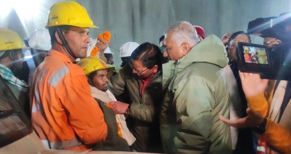 भारतको उत्तरकाशी सुरुङमा फसेका ४१ जनाको १७ दिनपछि जिवितै उद्धार