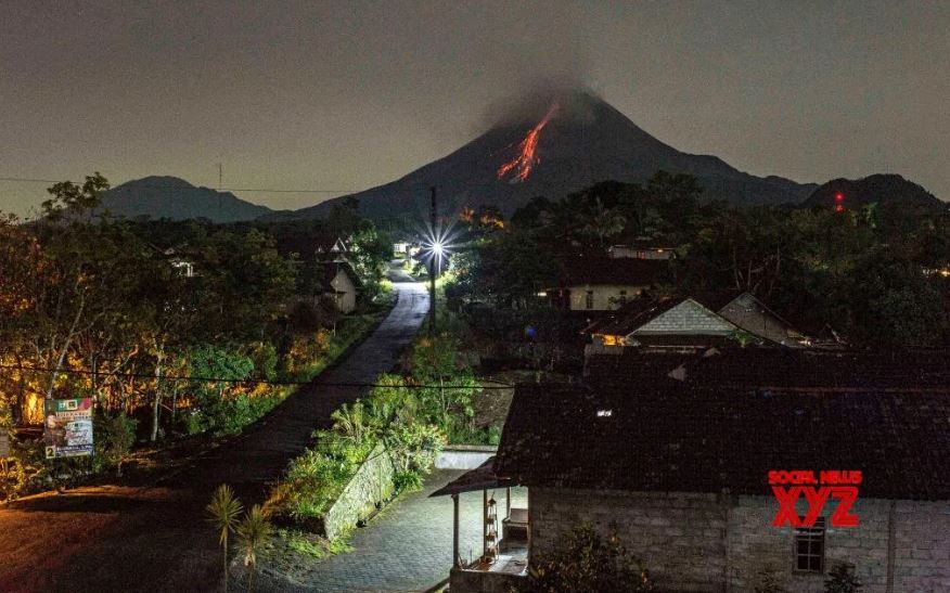 इन्डोनेसियाको मारापीमा ज्वालामुखी विस्फोट, मिनाङ्काबाउ विमानस्थल बन्द