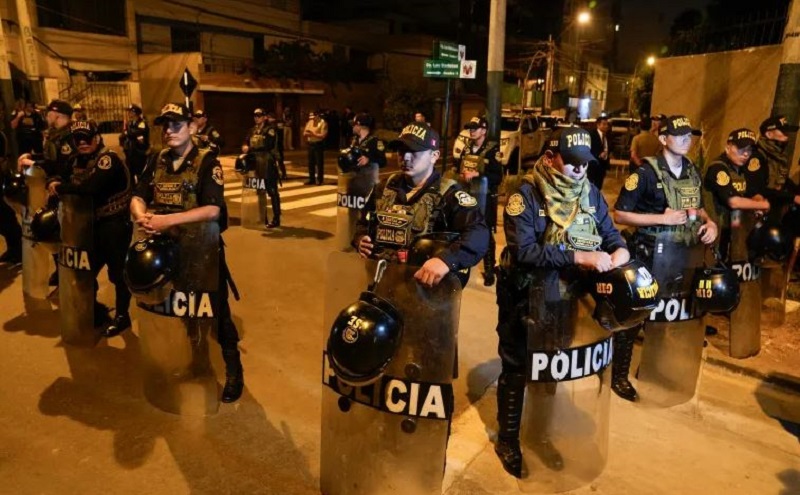 पेरूका राष्ट्रपति बोलुआर्टेको घरमा छापा