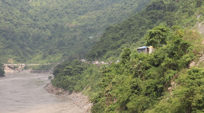 त्रिशूलीमा ट्याक्सी दुर्घटना, ५ जनाको मृत्यु