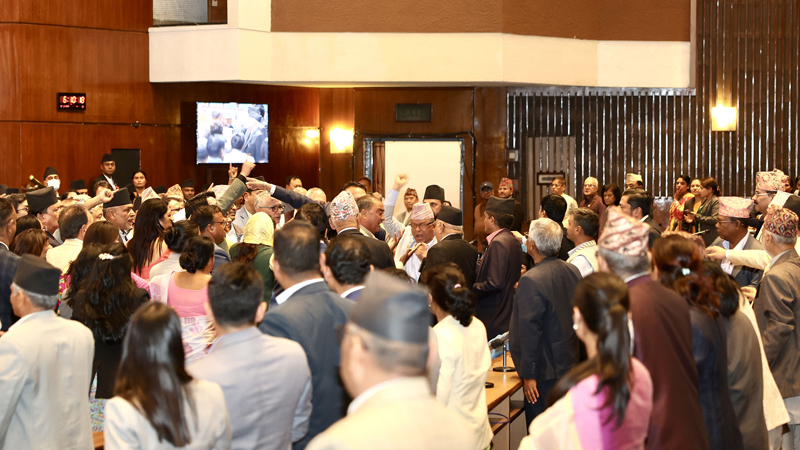 संसद्‌मा सत्तापक्ष र प्रतिपक्षबीच घम्साघम्सी