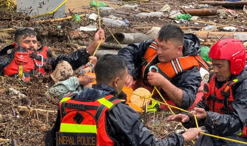 नेपालमा बाढी पहिरोबाट मृत्यु हुनेको संख्या २ सय १७ पुग्यो, २८ जना बेपत्ता