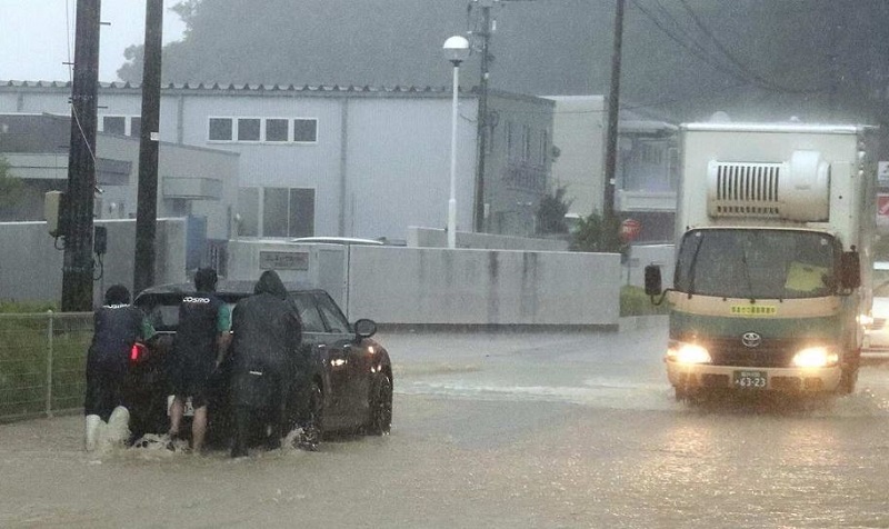 जापानमा भारी वर्षापछि आपतकालीन चेतावनी जारी