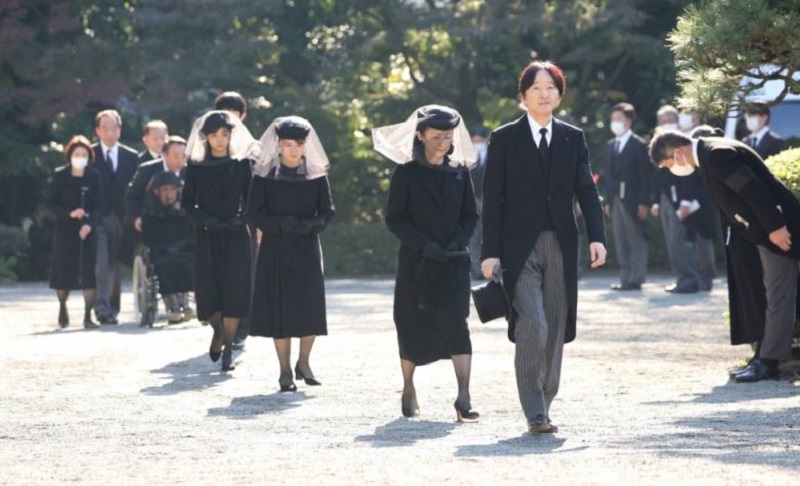 जापानी राजकुमारी युरिकोको टोकियो कब्रिस्तानमा ​अन्त्येष्टि