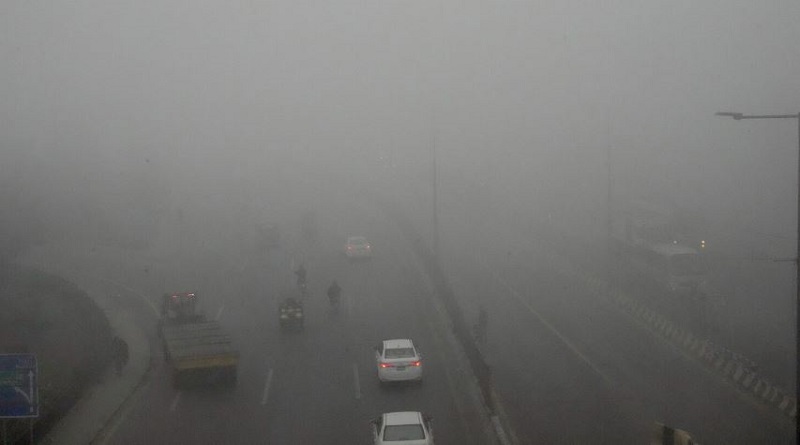 पाकिस्तानमा विषाक्त धुवाँ, एकै दिनमा १५ हजारभन्दा बढीमा संक्रमण