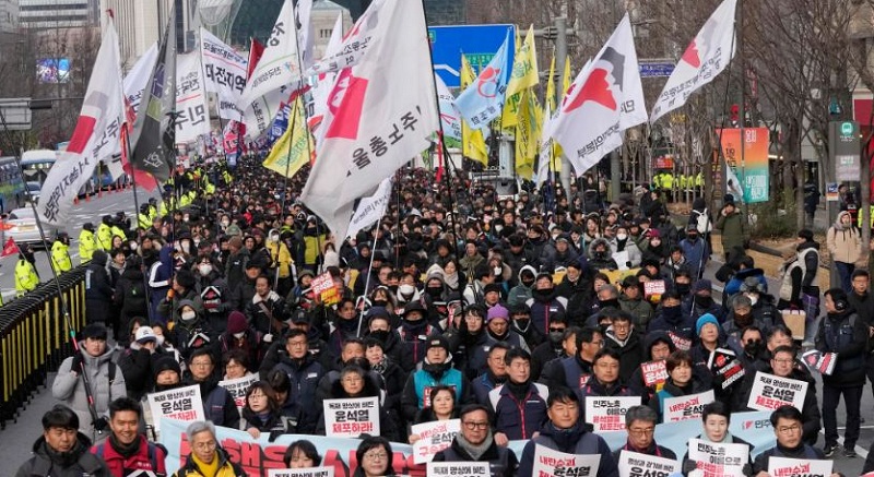 दक्षिण कोरियाका निलम्बित राष्ट्रपति युनको पक्ष र विपक्षमा देशव्यापी प्रदर्शन