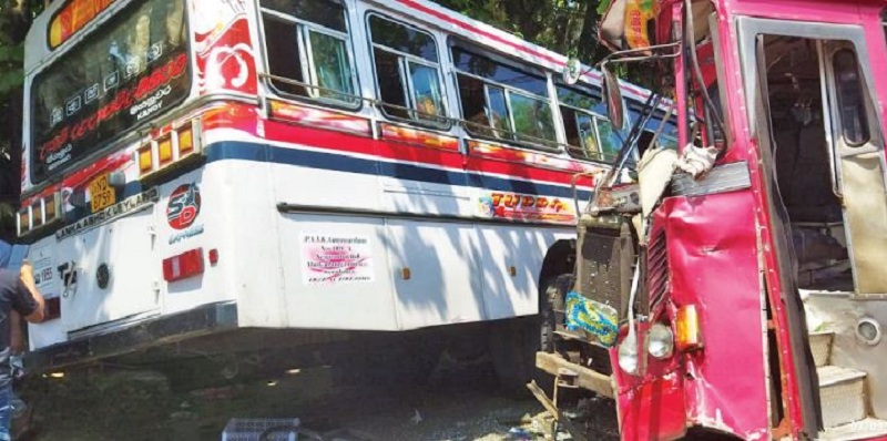 दक्षिण श्रीलङ्कामा बस दुर्घटना, २९ जना घाइते