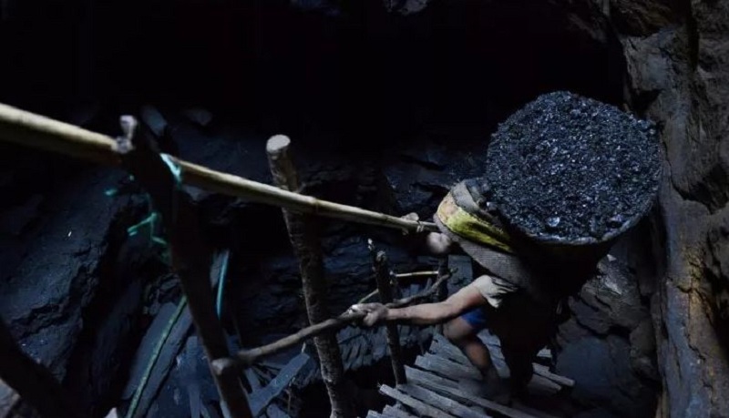 भारतीय कोइला खानीमा पानी पस्यो, १२ जना श्रमिक फसेको आशंका