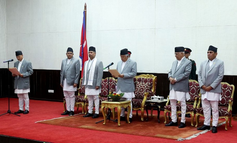 शिक्षामन्त्री पन्तले लिए पद तथा गोपनीयताको शपथ