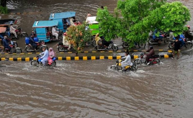 पाकिस्तानमा मनसुनी वर्षा : २० जनाको मृत्यु