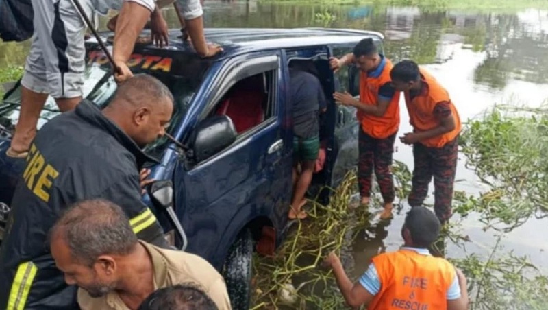 बङ्गलादेशमा सडक दुर्घटना : एउटै परिवारका ७ जनाको मृत्यु