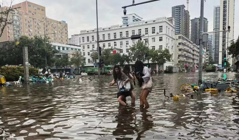 चीनमा बाढीका कारण १० जनाको मृत्यु, ३३ जना बेपत्ता