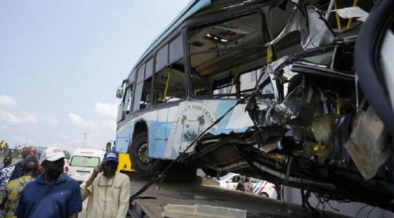 नाइजेरियामा जन्ती बस दुर्घटना, १९ जनाको मृत्यु
