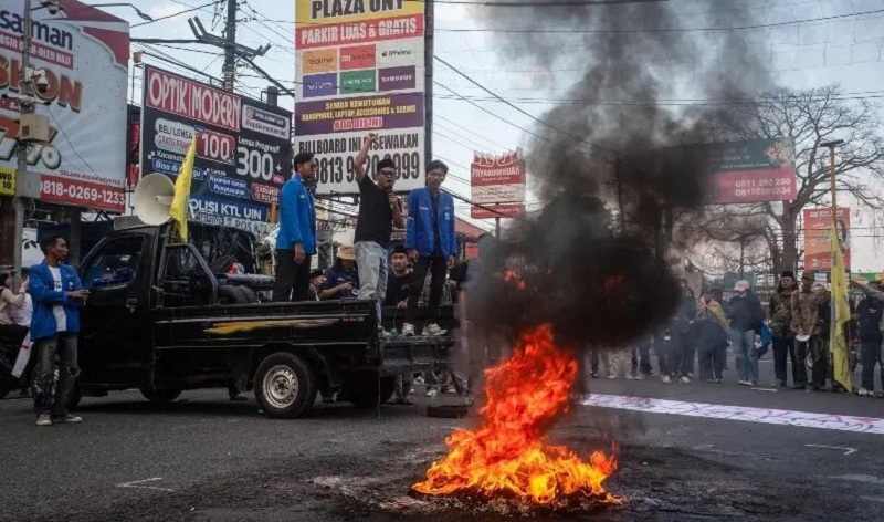 इन्डोनेसियामा विरोध प्रदर्शन क्रममा १० जनाको मृत्यु, सयौं घाइते