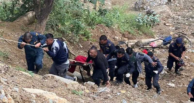 सल्यानमा माइक्रोबस दुर्घटना : ३ जनाको मृत्यु, २ जना घाइते