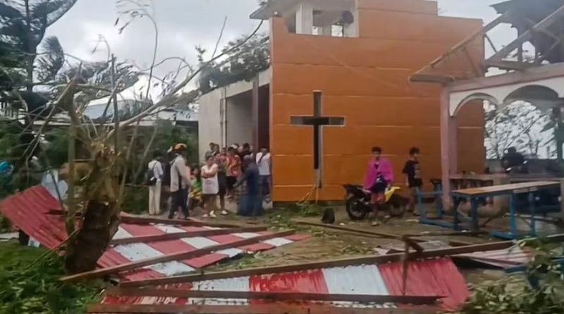 फिलिपिन्समा भीषण आँधी, ४ लाख मानिस विस्थापित