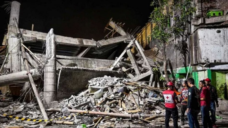 इन्डोनेसियाको विद्यालय दुर्घटनामा मृतकको संख्या ६७ पुग्यो