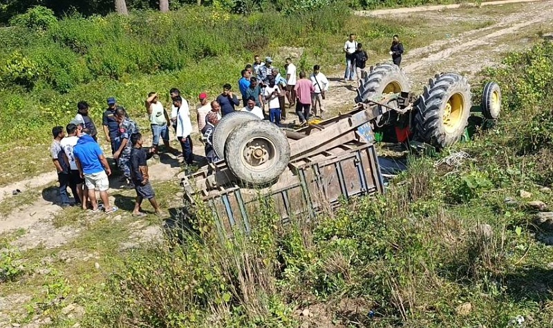 मलामी बोकेको ट्याक्टर दुर्घटना : ३ जनाको मृत्यु, १२ जना घाइते